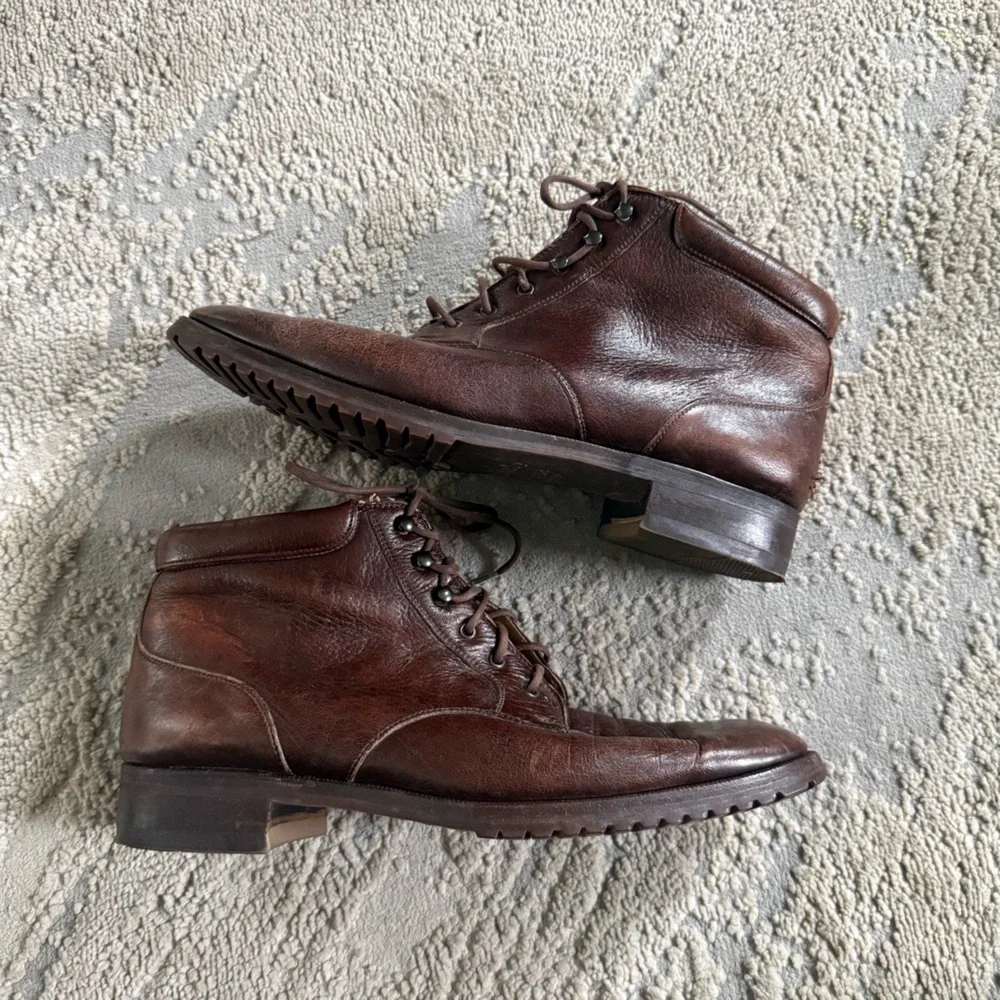 NEIMAN MARCUS brown lace up ankle boots leather made in Italy 9.5